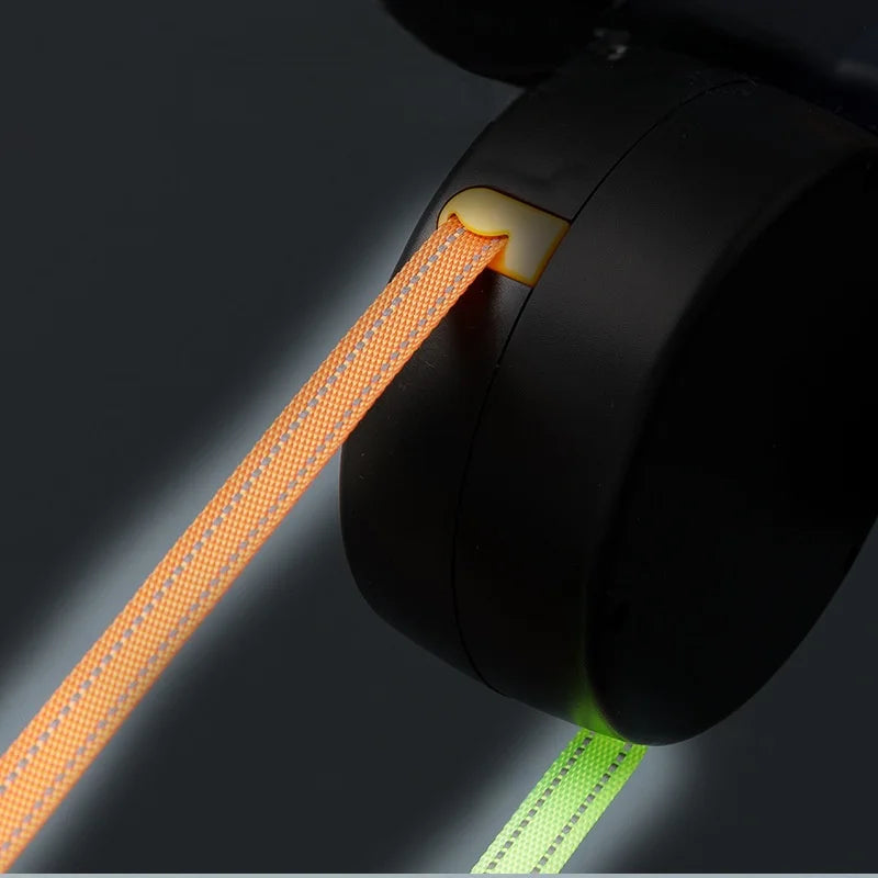 Retractable Dual Dog Leash with LED Light, 360-Degree Swivel, No-Tangle Design, Independent Braking System, and 3M Reflective Leads